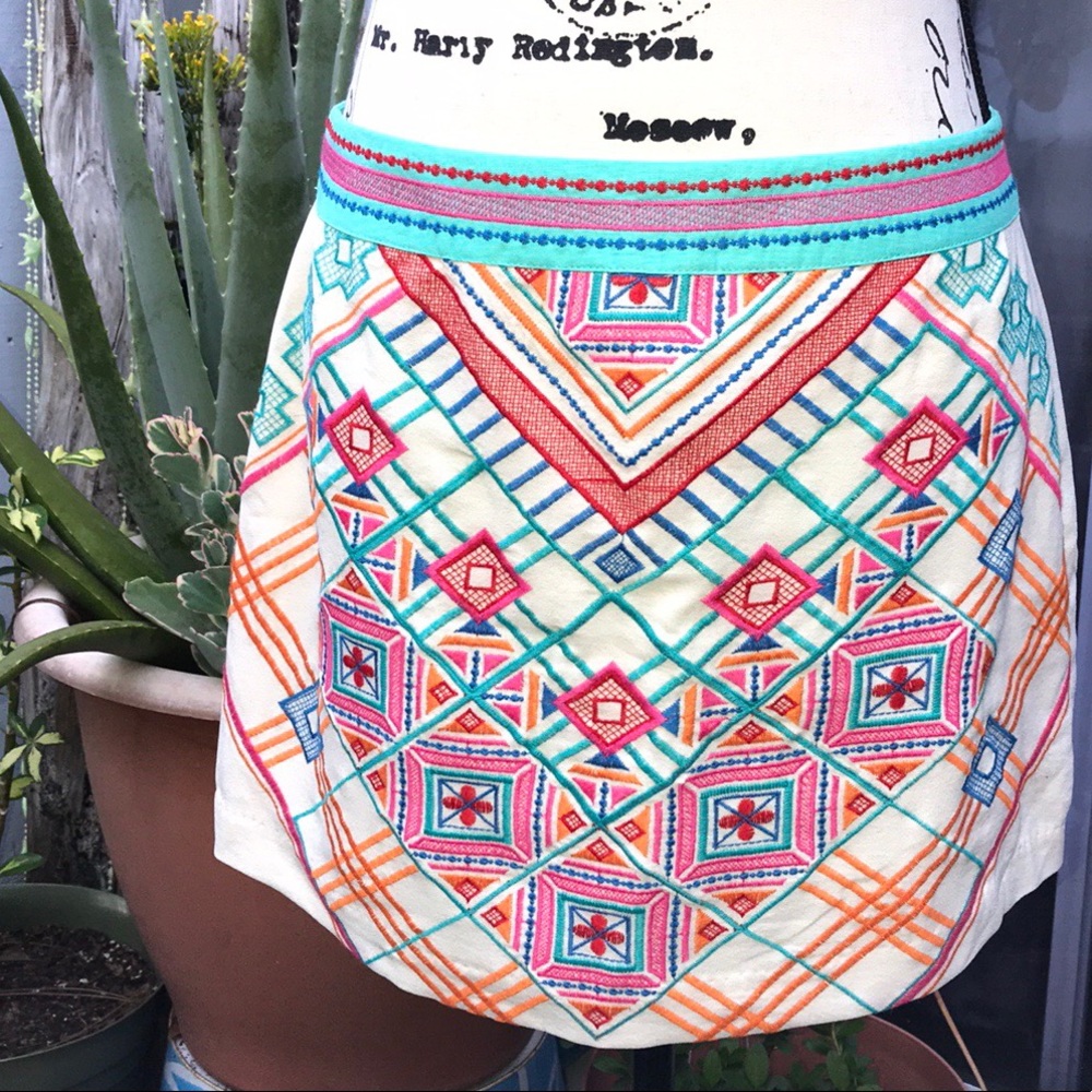 NWT Y2k Francesca’s embroidered  boho skirt Medium